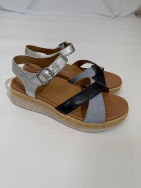 Vionic Mar Strappy Platform Sandal Size 7 Silver And Blue EUC